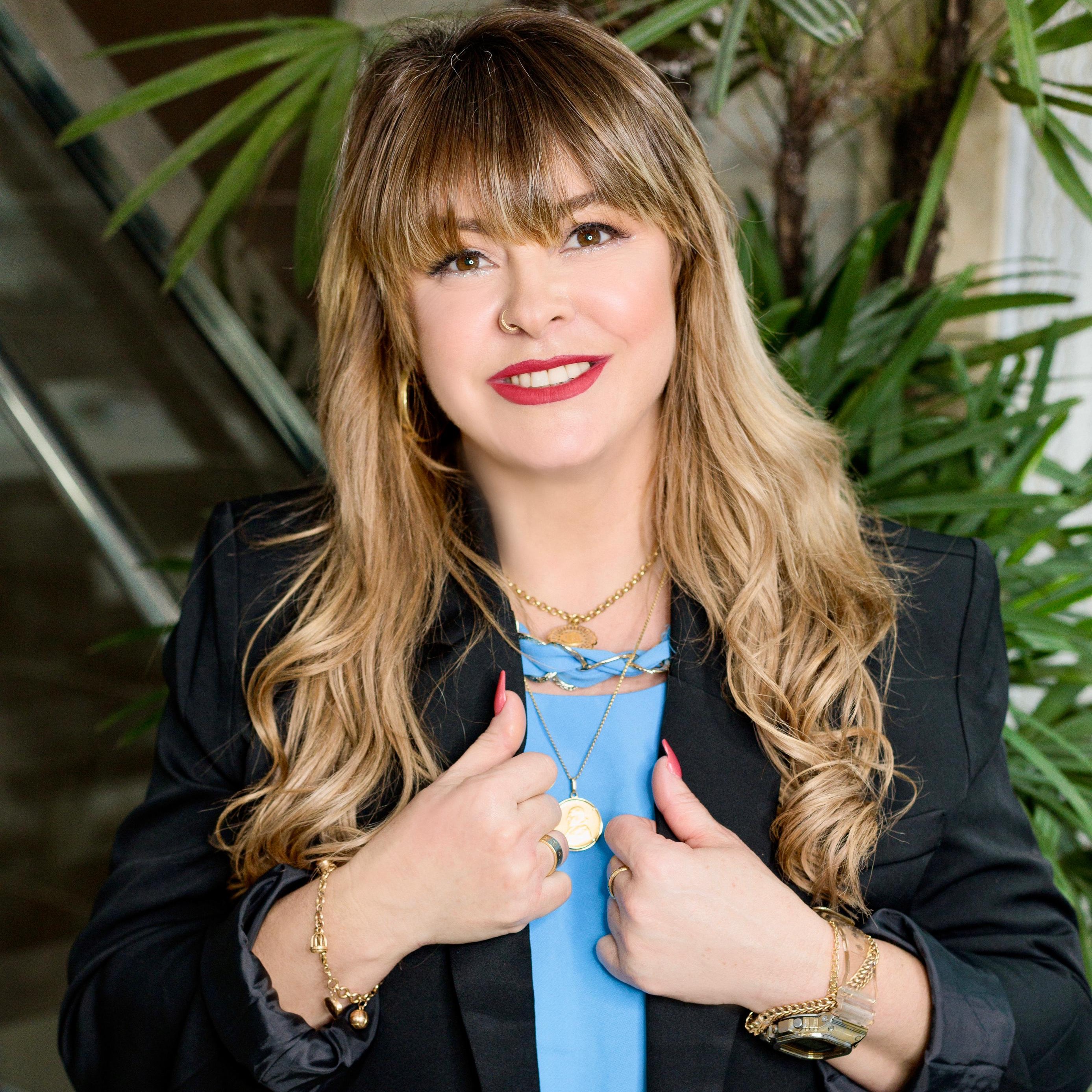 SHOPEE - EMILIA SOUSA thumbnail