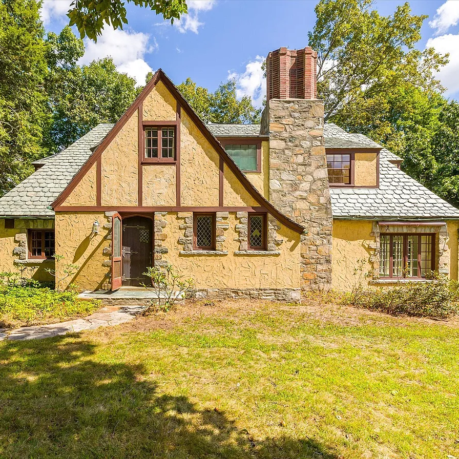 Killingly, CT $300,000 thumbnail