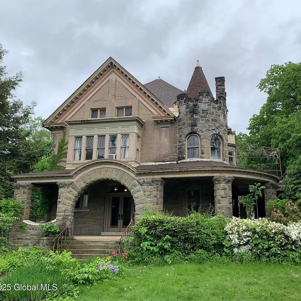 Schenectady, NY $350,000 (sold) thumbnail