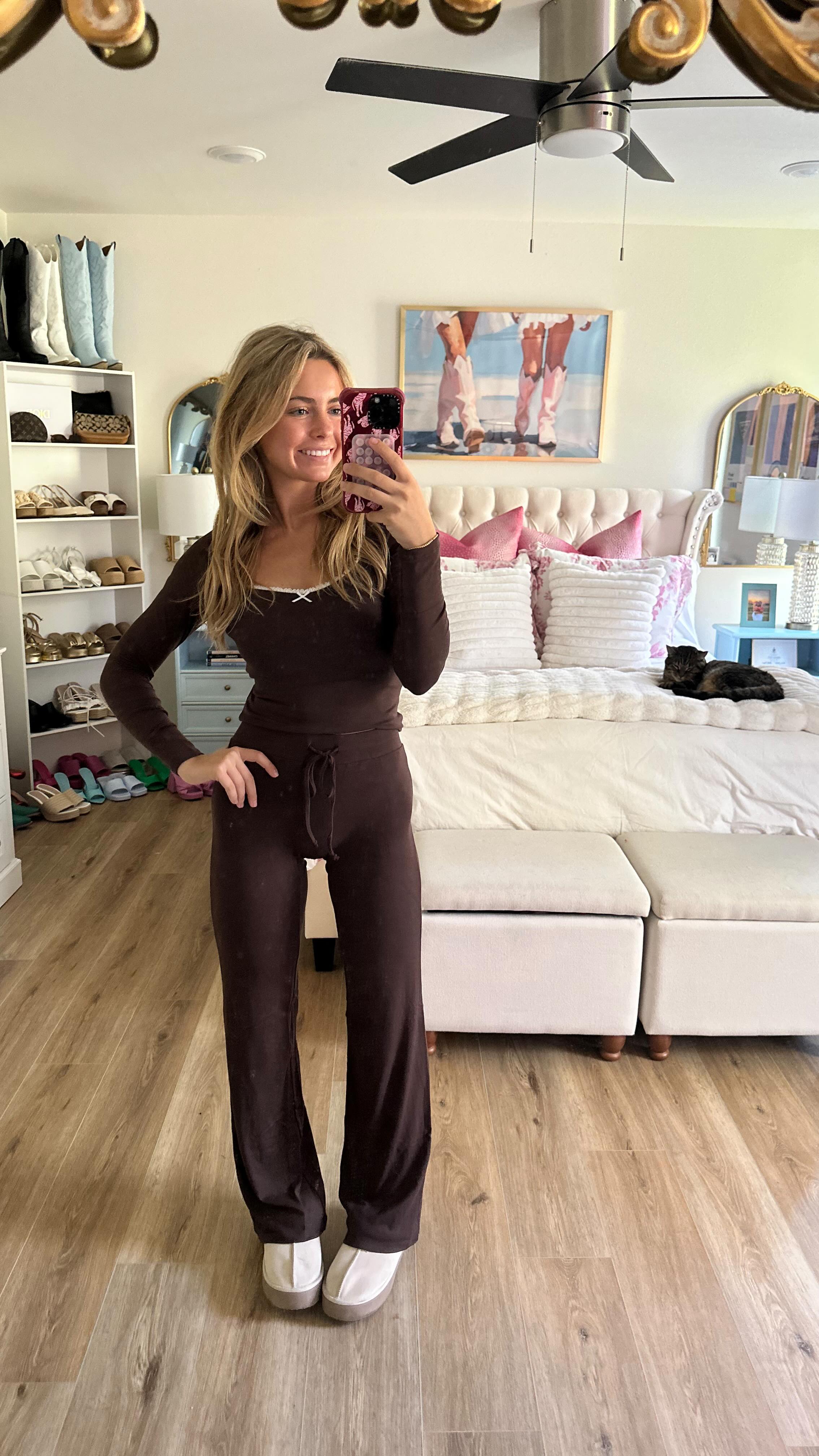 comment “🤍” & I’ll send the links to your dms! 
.
.
.
.
.
.
.
.
#fallfashion #amazonfashion #amazon #fashion #college #c