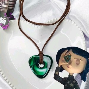 Colar Pedra Amuleto Coraline thumbnail
