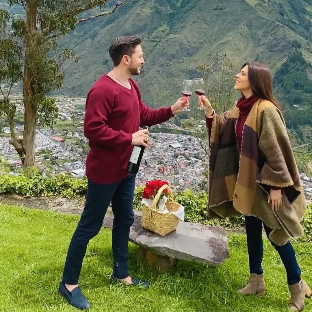 Escape Ideal + Vino de Cortesía thumbnail