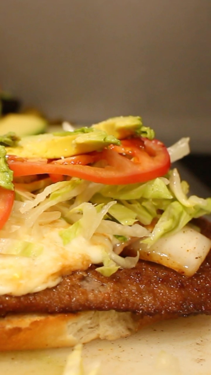 🥖🔥 ¿Has probado nuestras tortas mexicanas? 🔥🥖
¿Quieres una razón para venir y probar una? Aquí tienes: ¡Porque son simpl