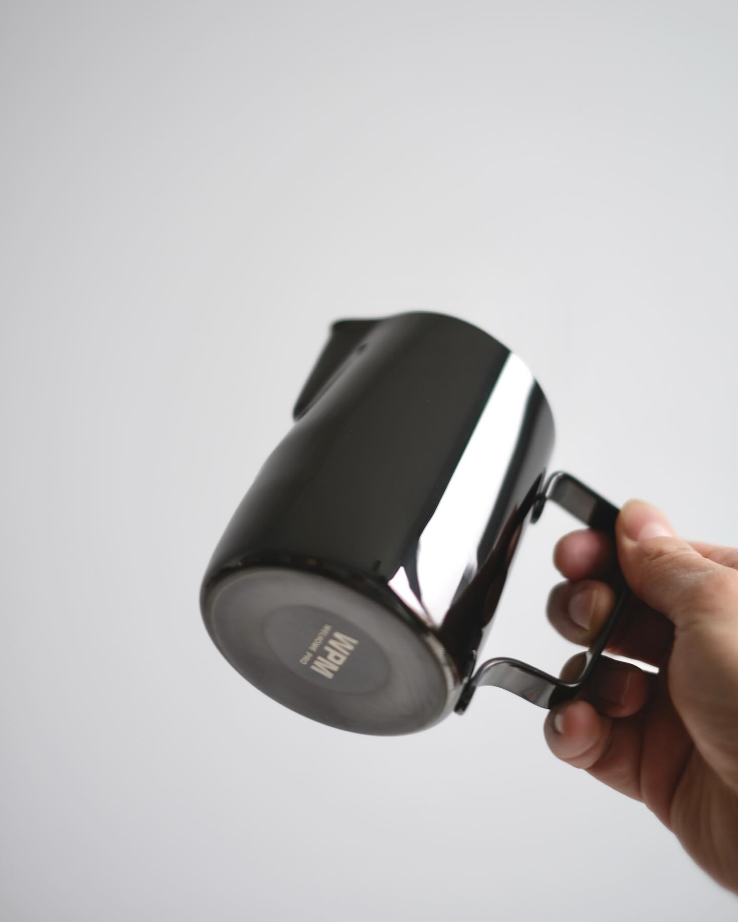 🖤 Dive into another black mystery: the titanium pitcher with a handle! Explore our complete Metallic Series, now availab