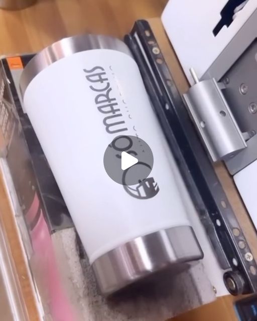 Quer personalizar brindes incríveis para a sua empresa? Fale com a nossa equipe pelo WhatsApp e faça sua empresa se destacar!  thumbnail