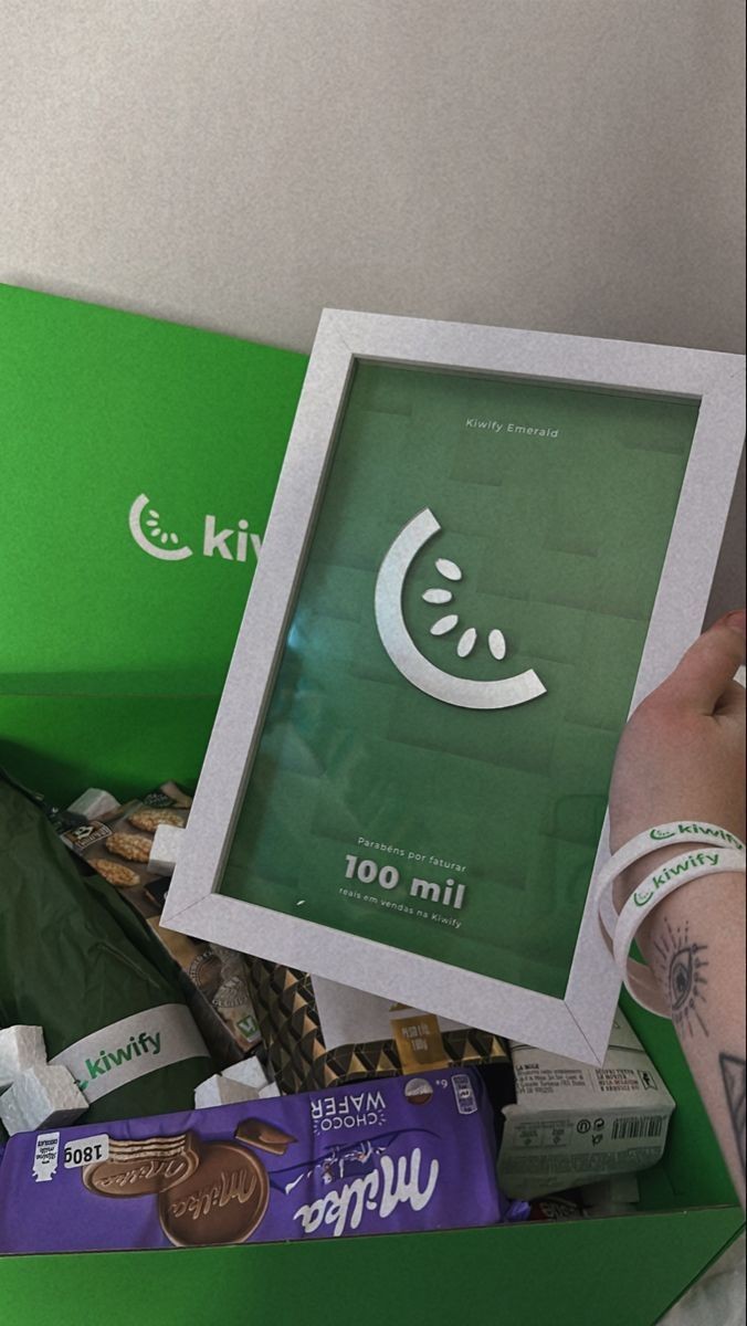 "QUEM ESPERA FICA PARA TRÁS. CORRA ATRÁS DOS SEUS OBJETIVOS AGORA MESMO." thumbnail