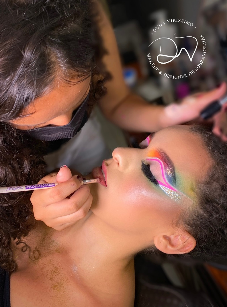 Cursos Profissional de Maquiagem thumbnail