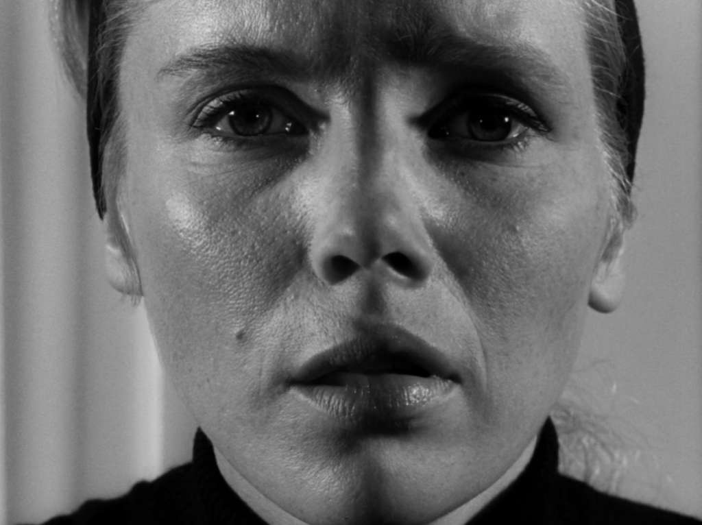 Persona (1966): um ensaio sobre a angústia. thumbnail