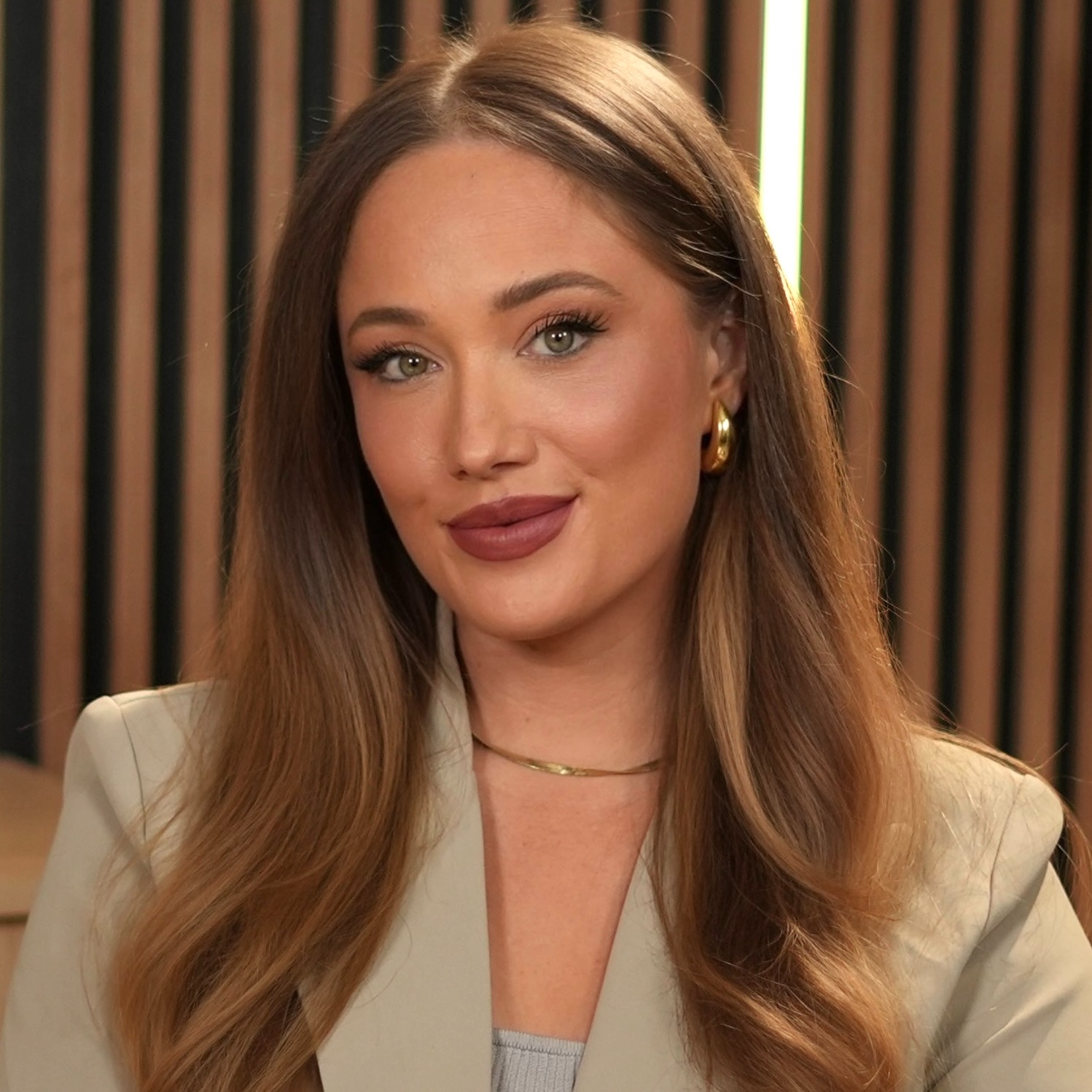 My Podcast: Robbi On The Record thumbnail