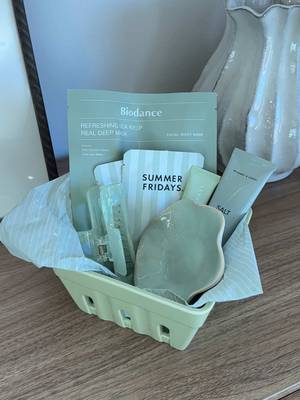 Cute mothers day basket for a new mama that needs a self care moment 🫧💚 Everything is 🔗 in my bio on my storefront.  #mo