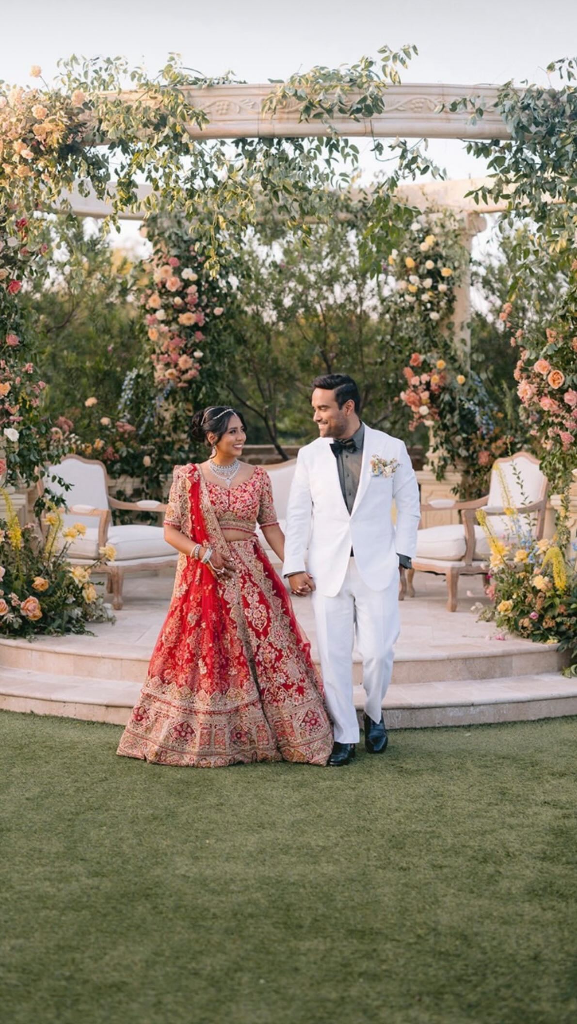 Always embracing colors & textures! ✨🍊🌸

I am still in awe from all the wonderful teams involved in making S & R's color