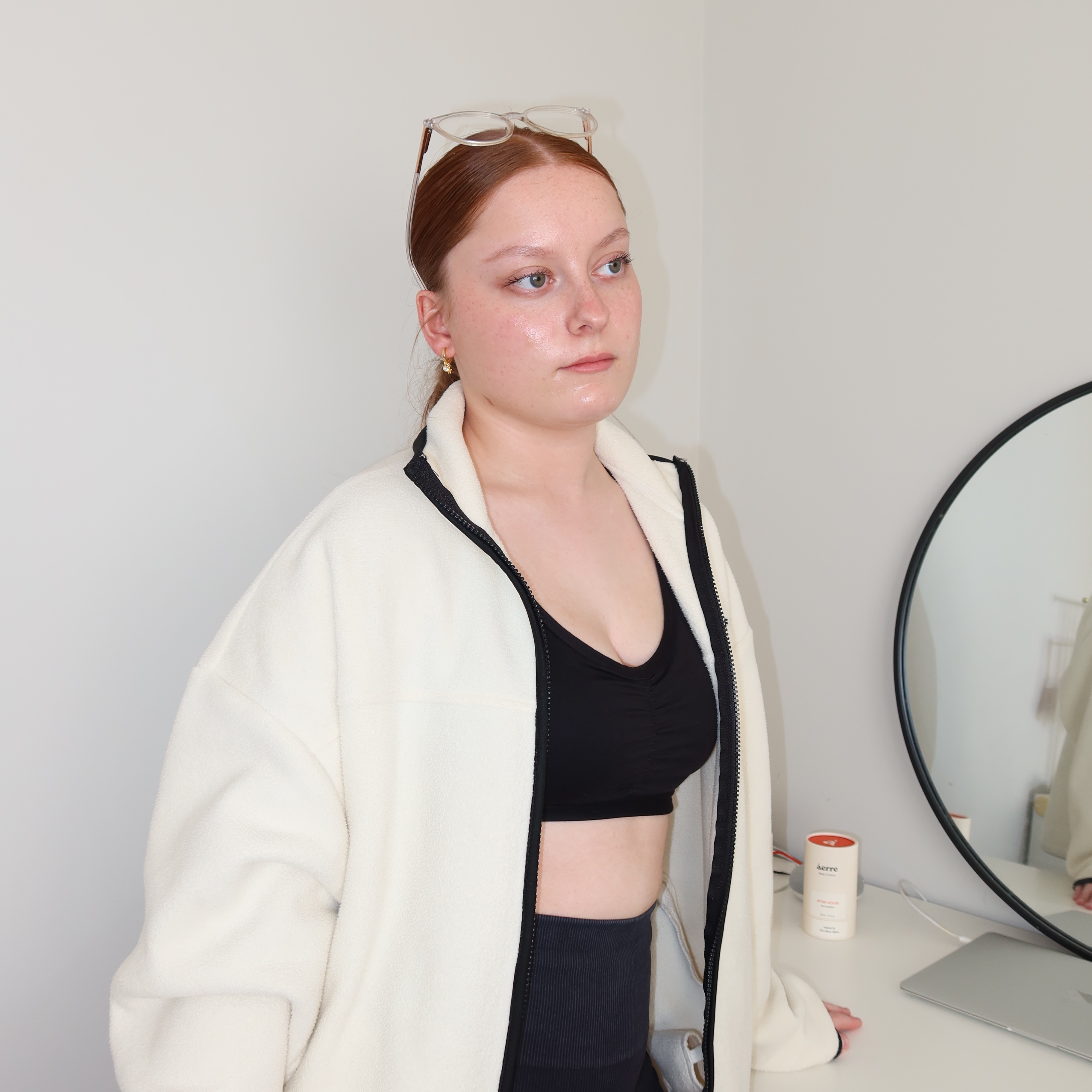 My everyday essentials + wishlist + content must-haves! thumbnail