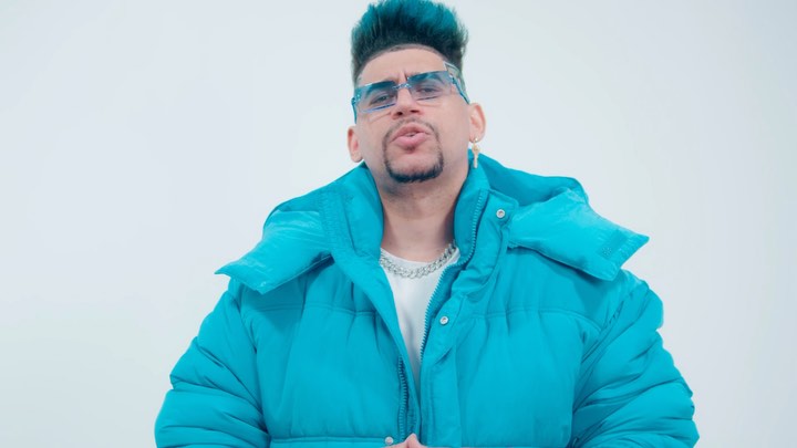 TU LA VAS A PERDER 

Artista @elpoetacallejero x @garamph 

Director @jdfilm.s x @creatividad_films