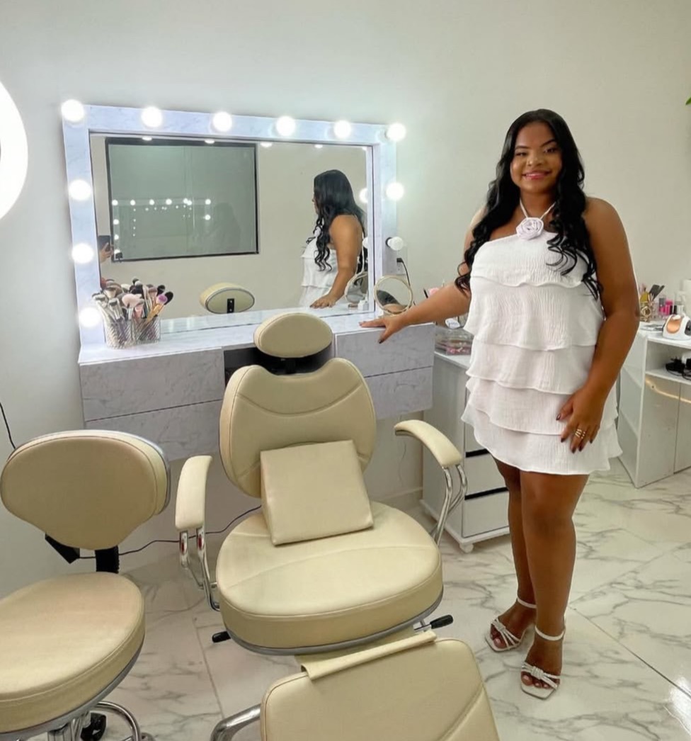 Carla Oliveira Beauty thumbnail