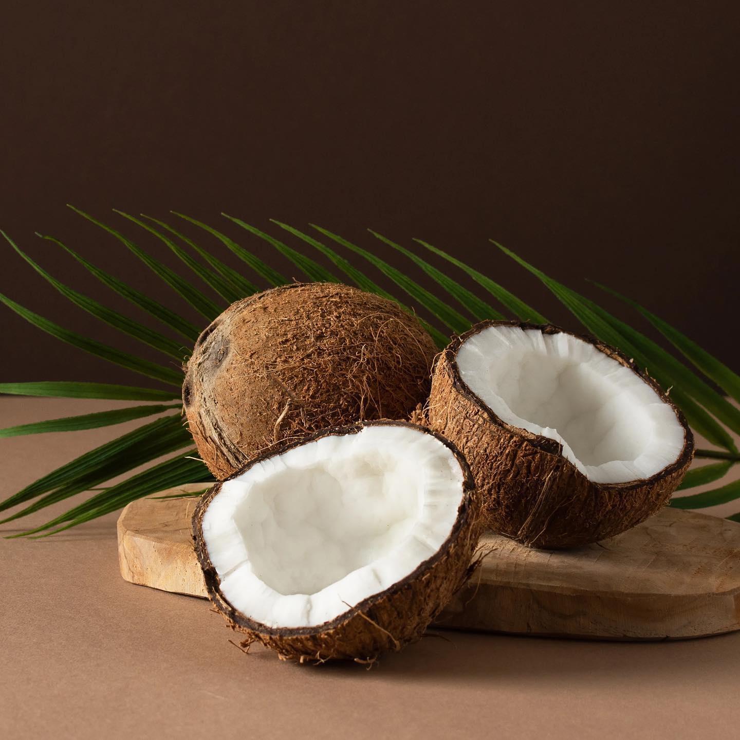 Let’s talk about it🤎 With Dr. Gray
Oil pulling with coconut oil🥥

Oil pulling is a recent methods used by many people to