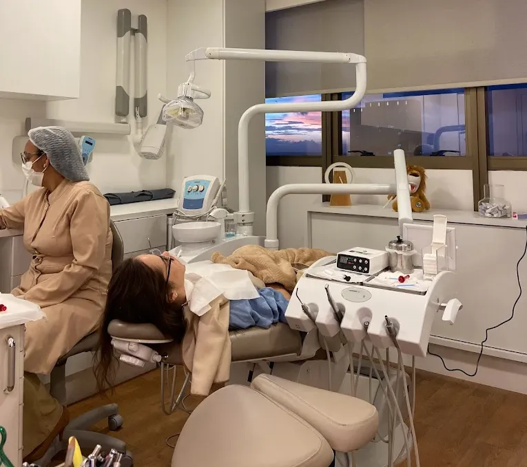 NAHUM ODONTOLOGIA PERSONALIZADA · Av. República do Líbano, 251 - Pina, Recife - PE, 51110-160, Brazil thumbnail