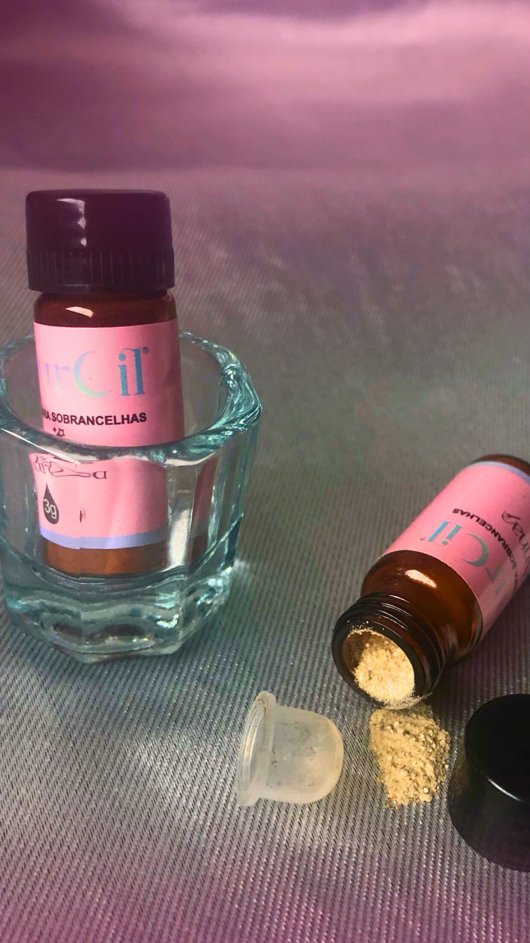 Com a @hennasourcil me acompanhando, é claro, ótimos resultados, precisam de excelentes produtos.🧚🏾🥹🫶🏽 
.
.
#hennapremiu