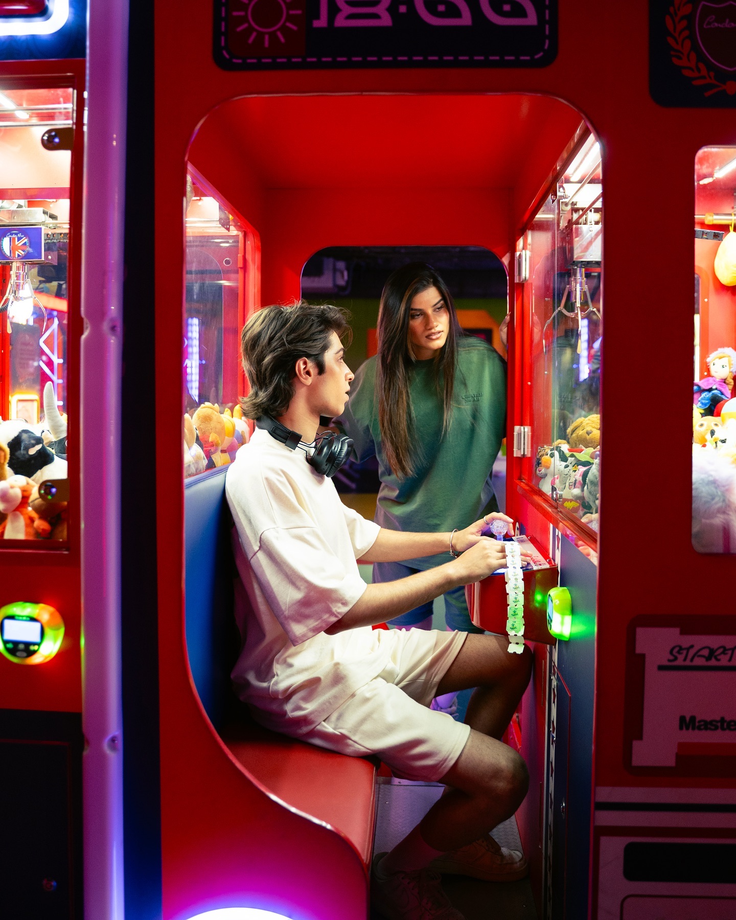 Thai Lemongrass Salad - consists of herbal notes of lemongrass, 240gsm cotton, toasted cashews & a spicy/sour dressing. 