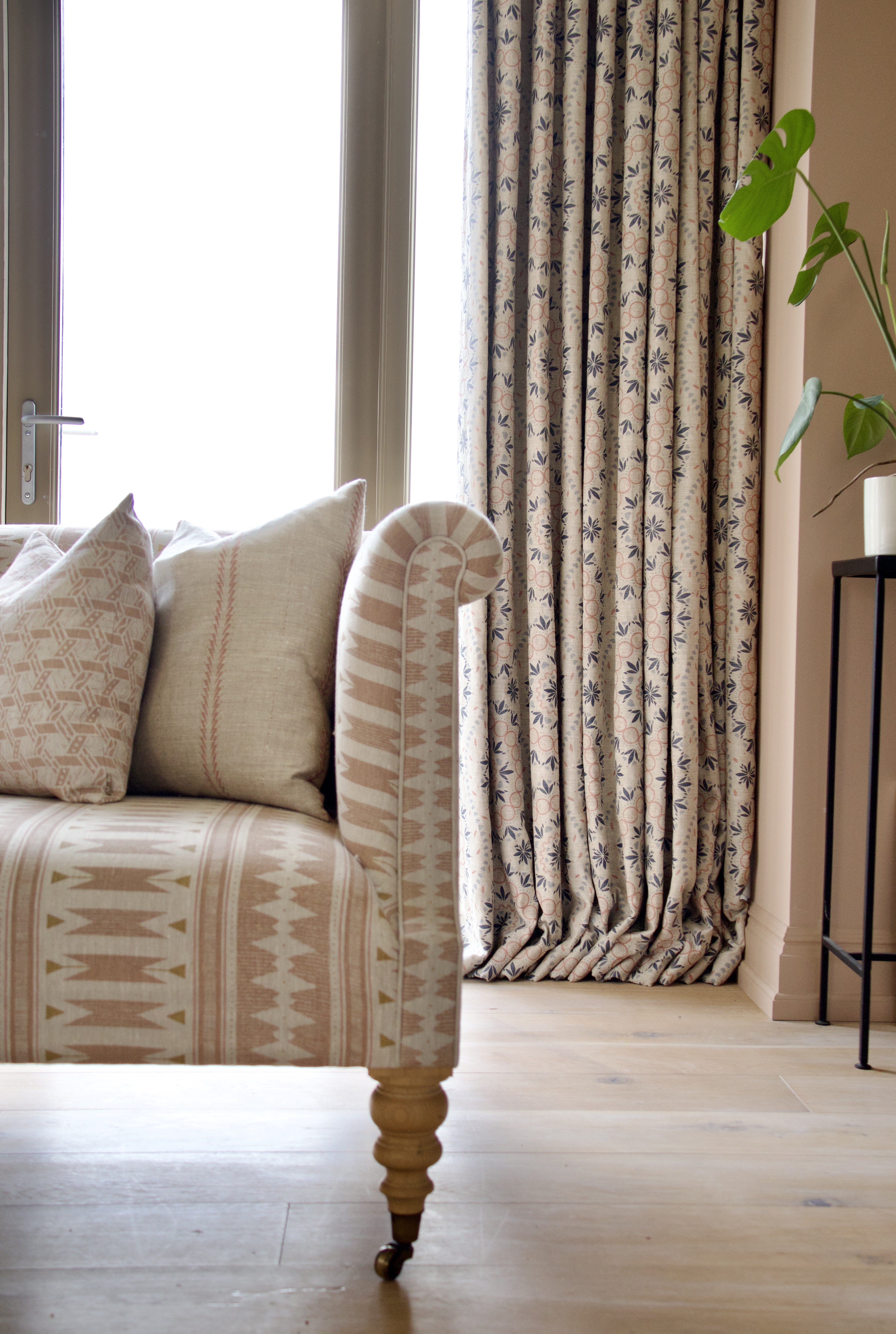 Bespoke Curtains & Blinds thumbnail