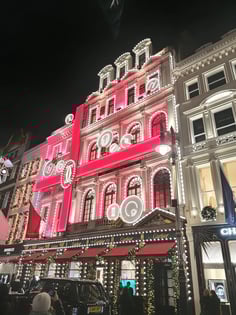Christmas Lights and Festive Pubs by Paul D. The best private tours in London thumbnail