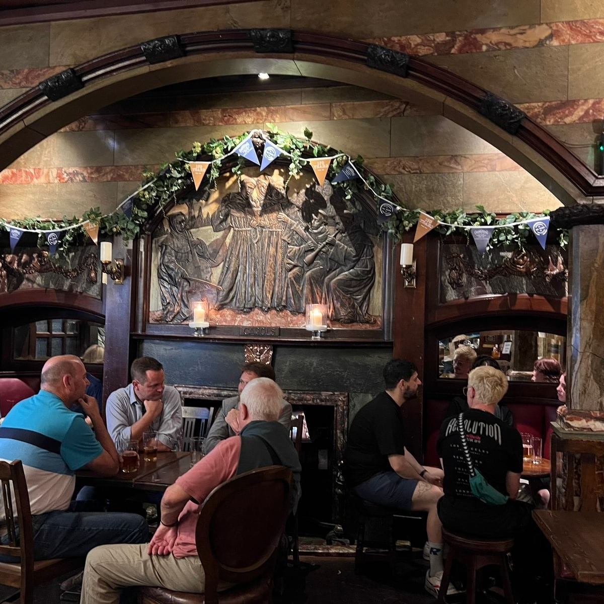 Historic Pubs Tour thumbnail