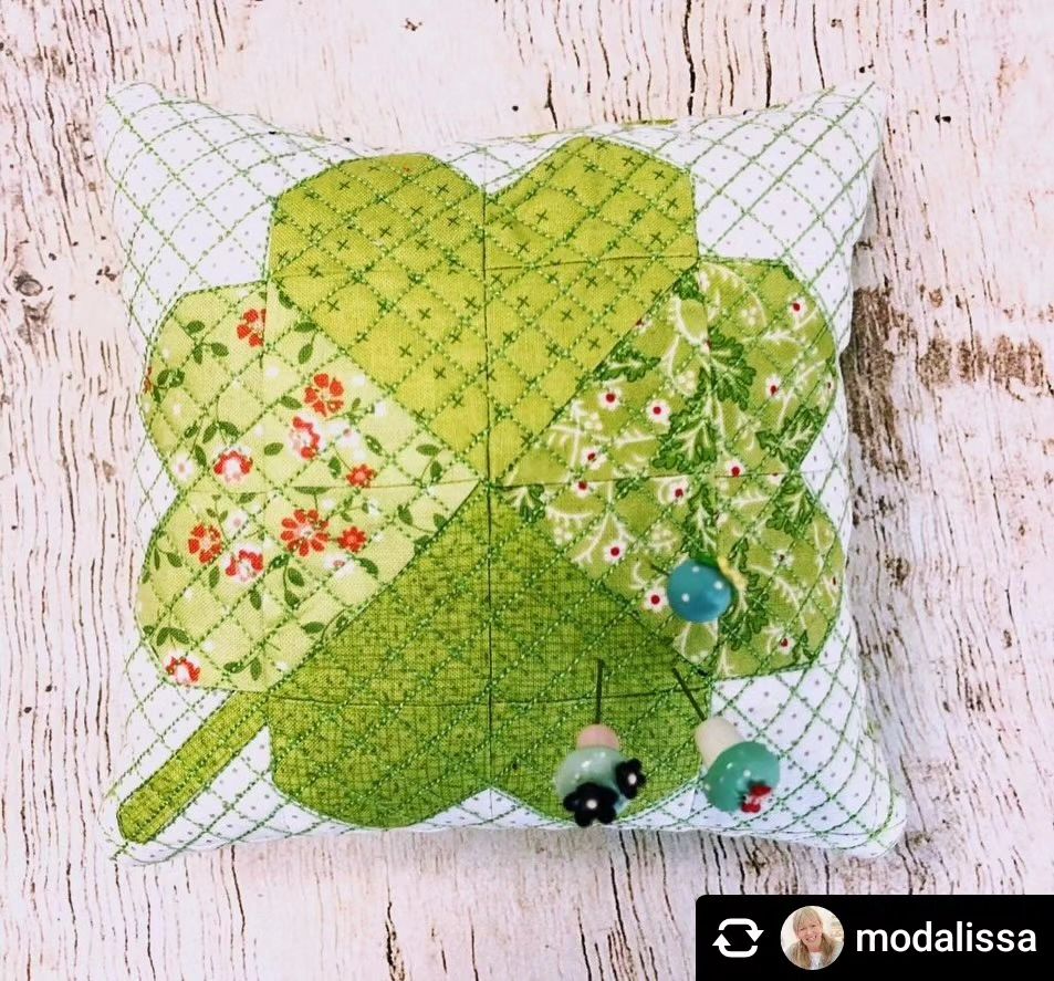 ☘️☘️☘️☘️☘️☘️☘️☘️☘️☘️☘️
Posted @withregram • @modalissa Adding a touch of green to my sewing sanctuary with this adorable