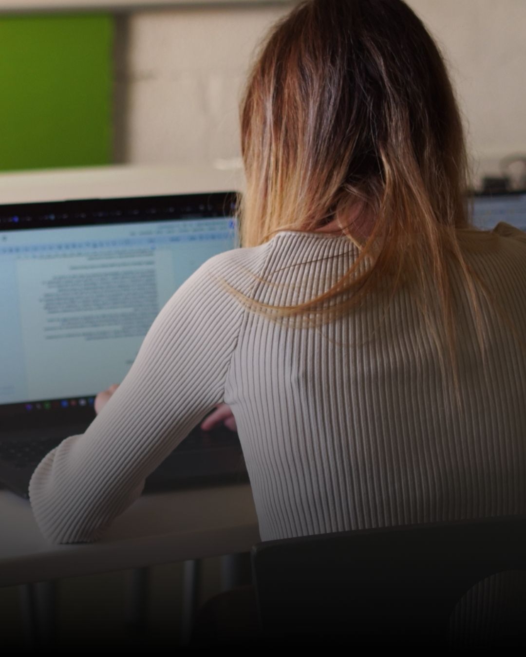 CONTACTE-NOUS thumbnail