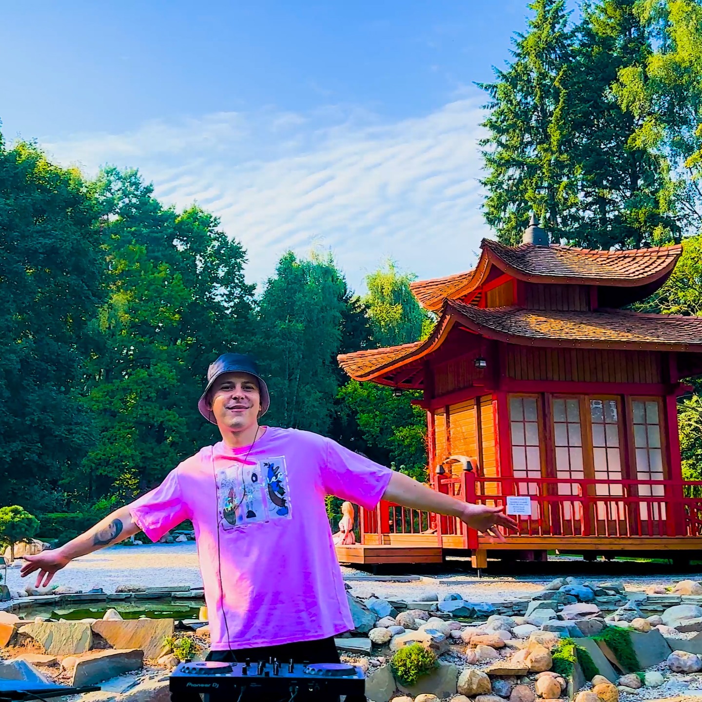 house mix in the botanical garden (Japanese Garden) 日本庭園 | (NEW!) thumbnail