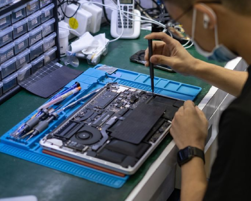 MacBook Repair Dubai | Screen, Battery & Water Damage Experts thumbnail