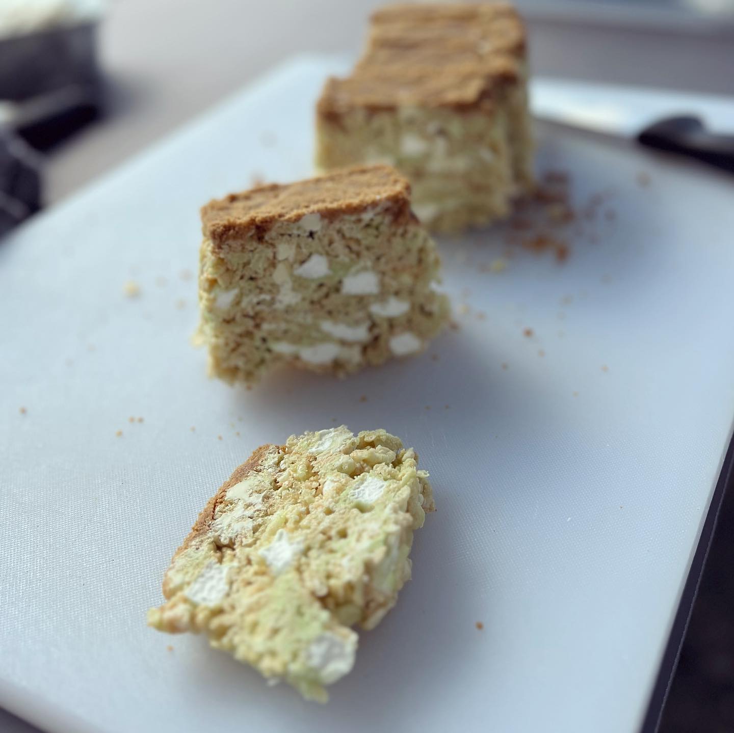Brought back a popular rice treat today- Key Lime (GF)! Featuring today’s accompanying wind struggles 🤦🏼‍♀️

#susiebrown