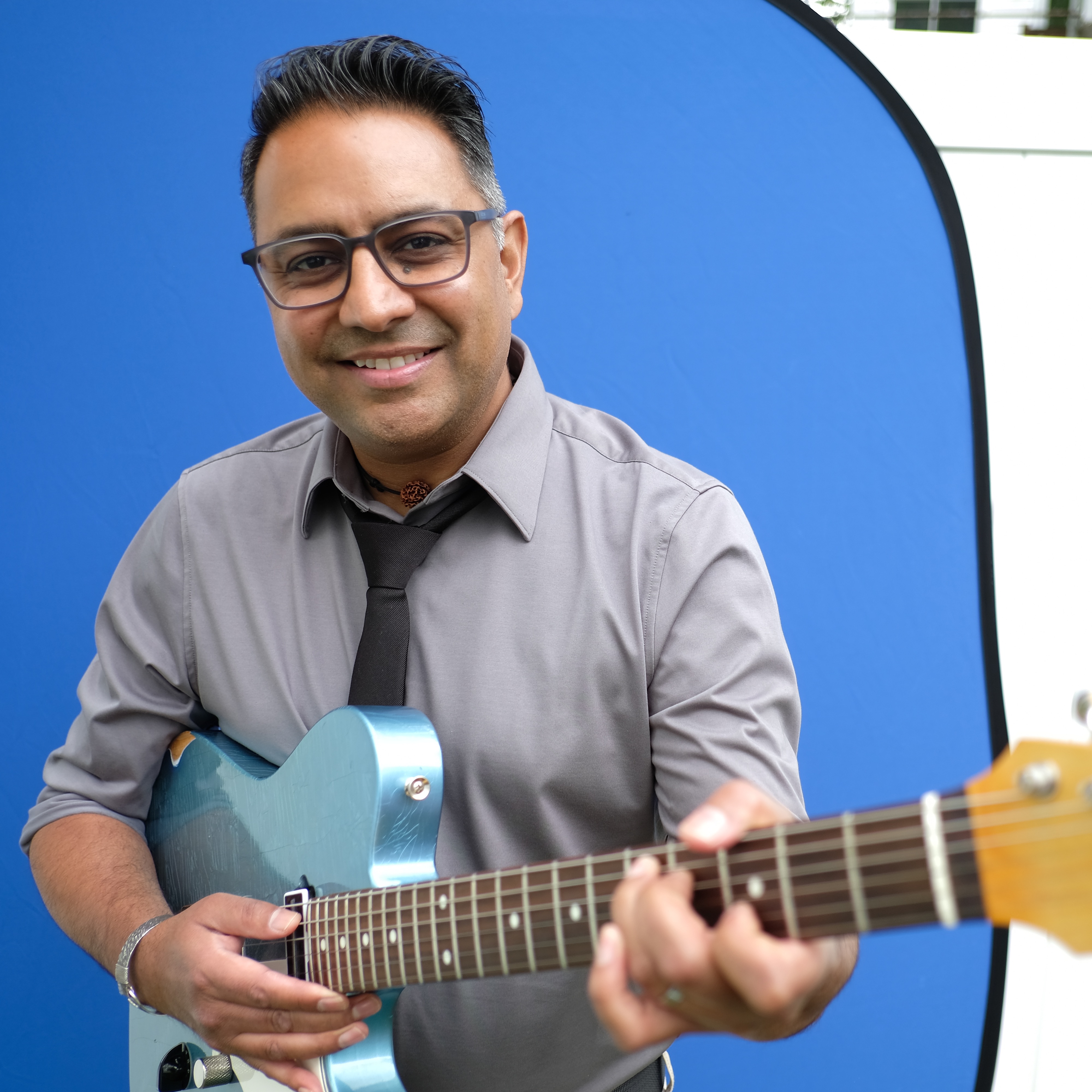 GUITAR LESSONS: karmamusicschool.com thumbnail