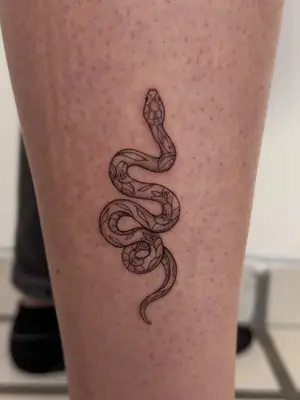 #gdl #tattoo #snake #fineline #flowers 