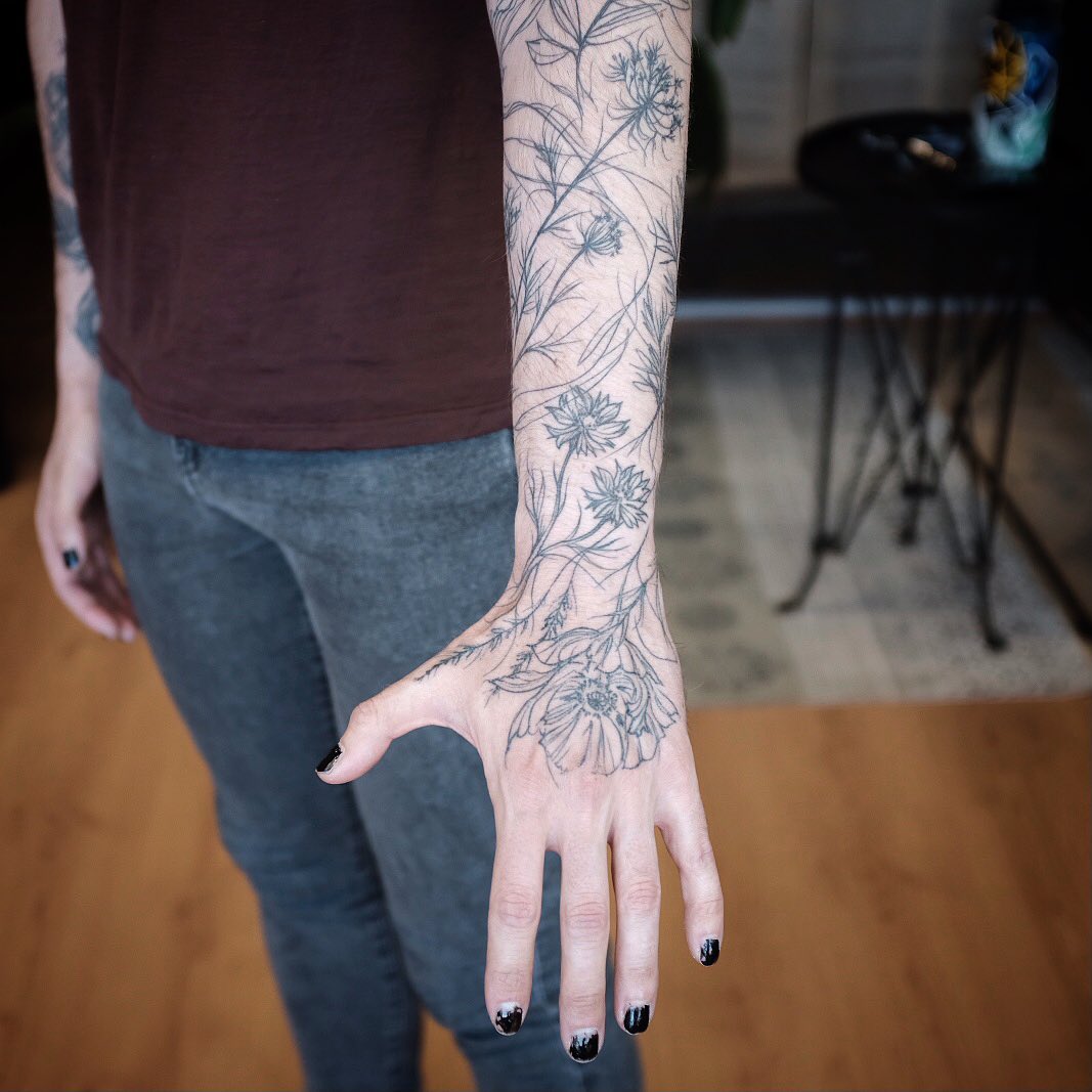 Hand and sleeve healed up! :)