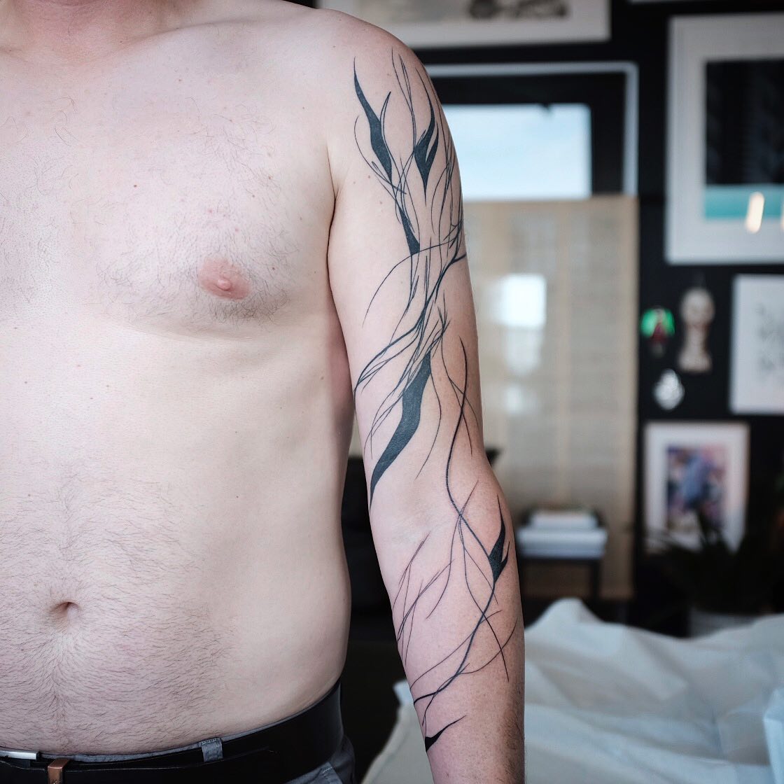 Upper part is healed up. New lines in the lower part.