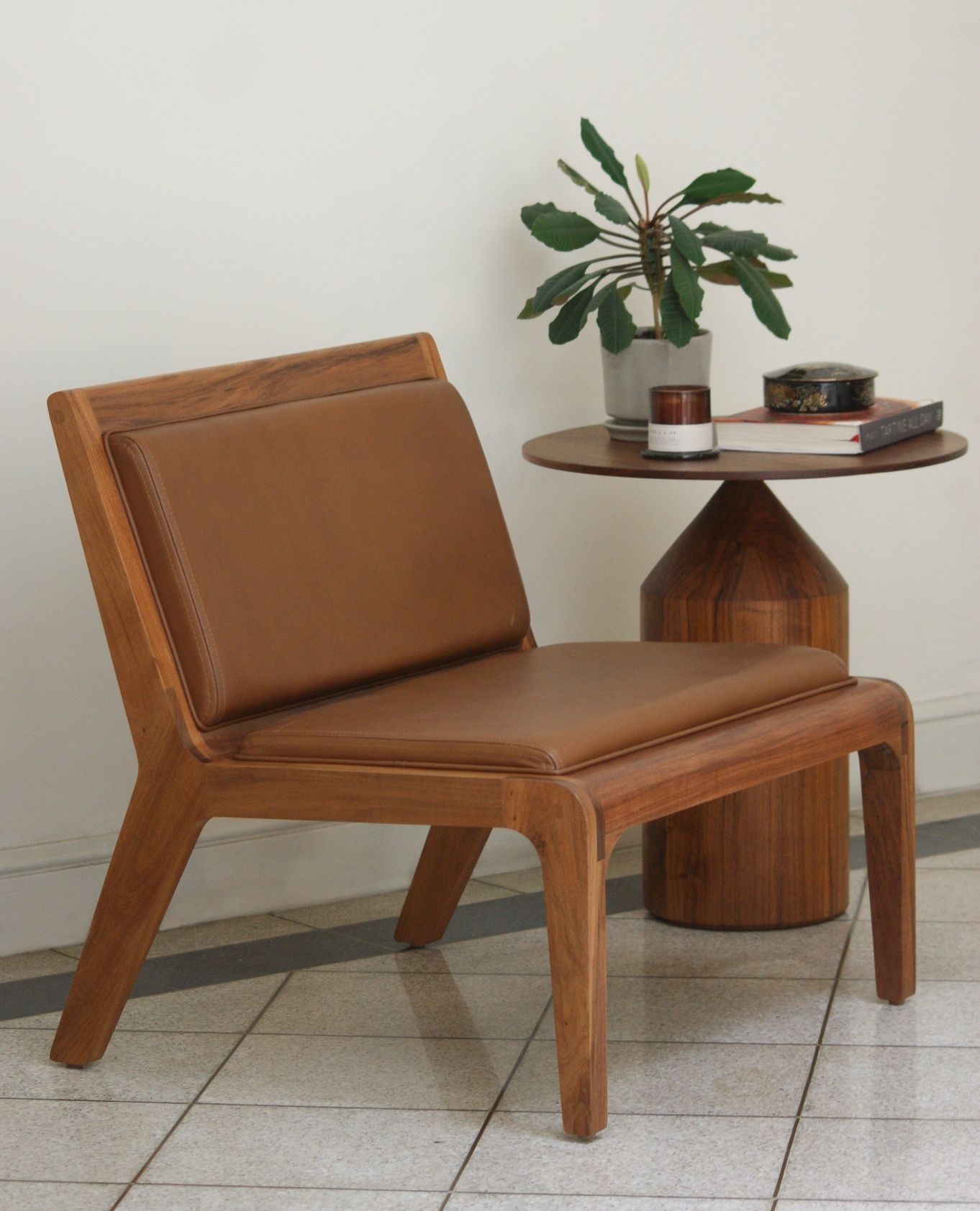 Los sillones Rubidio, cómodos y timeless. Ven a comprobarlo en Baja California 360,en La Condesa.⁠
______⁠
The Rubidio a