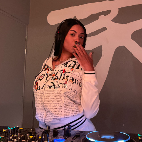 AALIYAHNELLE // PINATA RADIO MIX thumbnail