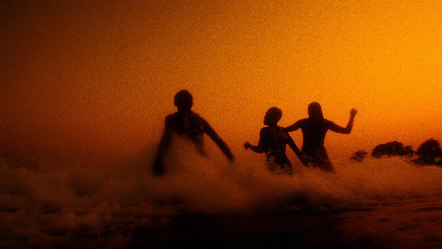 Frames from 𝐎𝐁𝐈𝐁𝐈𝐍𝐈 directed by @benn 

In 2017, a man named Justice Kwofie spearheaded a transformative movement by est