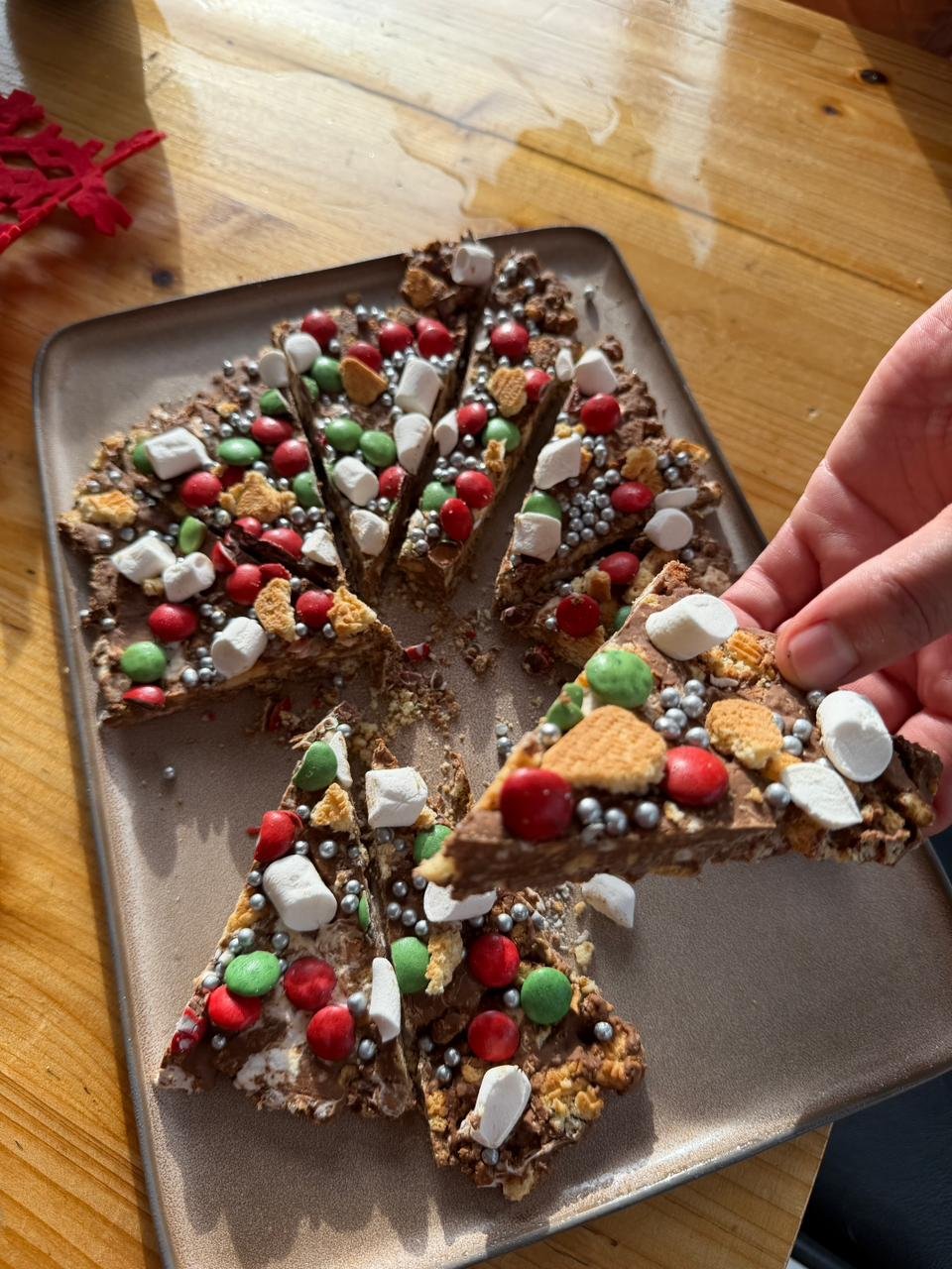 Christmas Tree S'More recipe to make with kids — The Roasted Dad thumbnail
