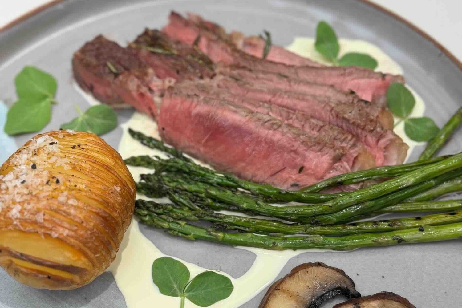 How to cook a medium-rare steak thumbnail