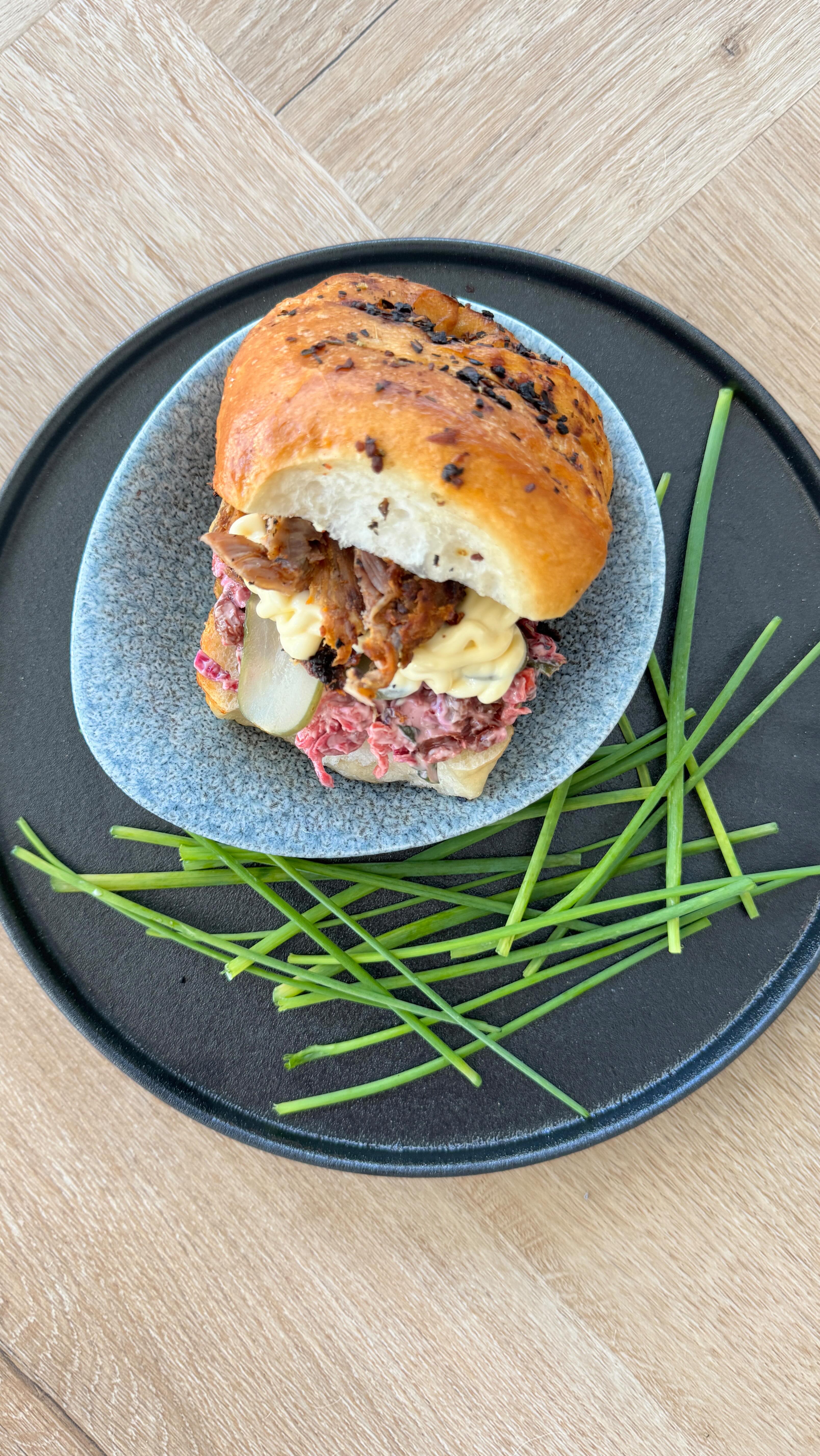 It is not hard to make yummy, sticky ribs, you just need to know what steps to follow! I used them for these Rib, Slaw a