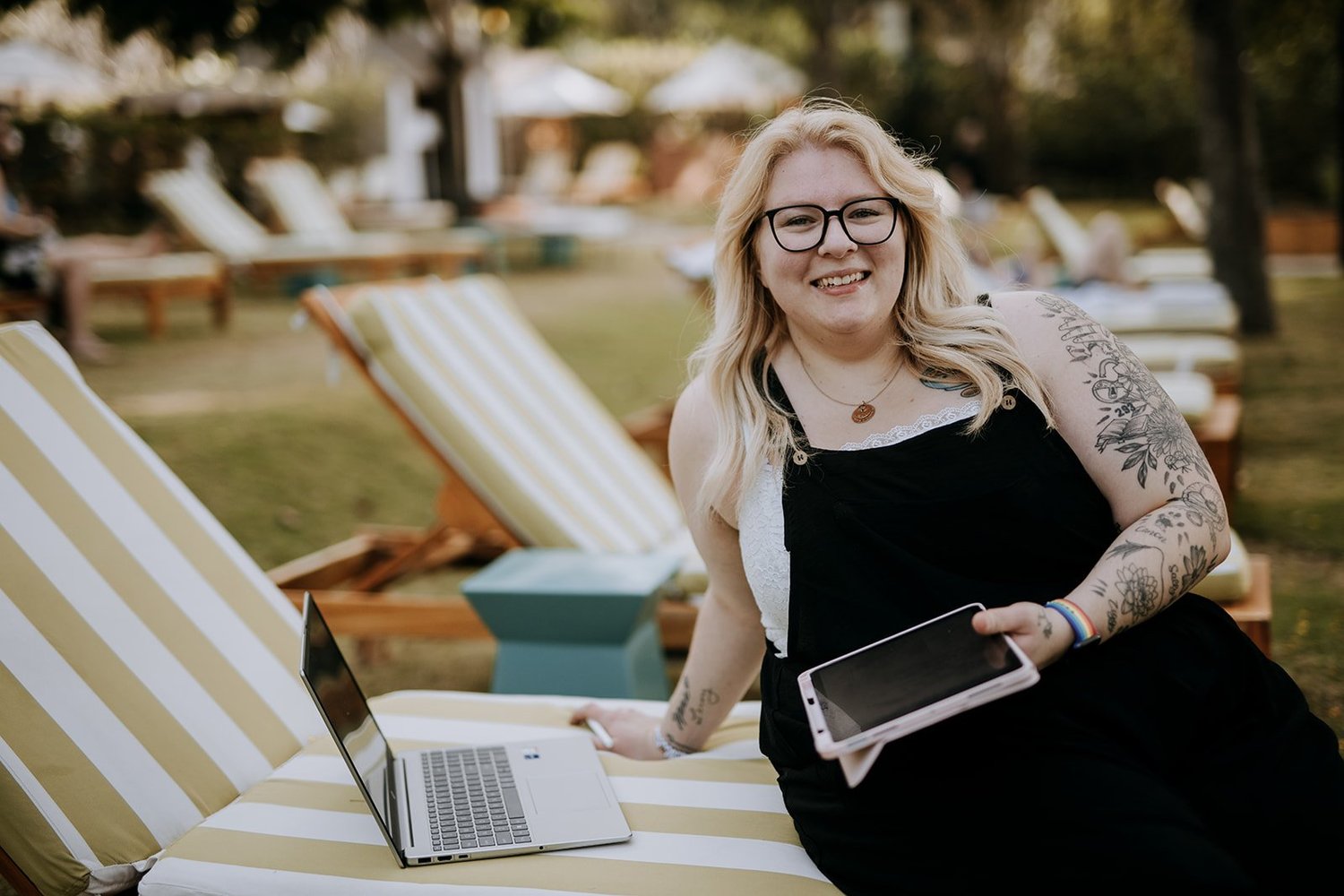 Professionally Messy: The Blog thumbnail