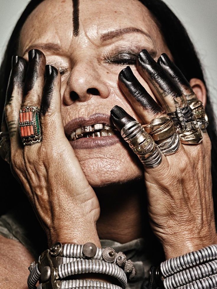Michèle Lamy, la mujer que convirtió el misterio en lenguaje - T Magazine México thumbnail
