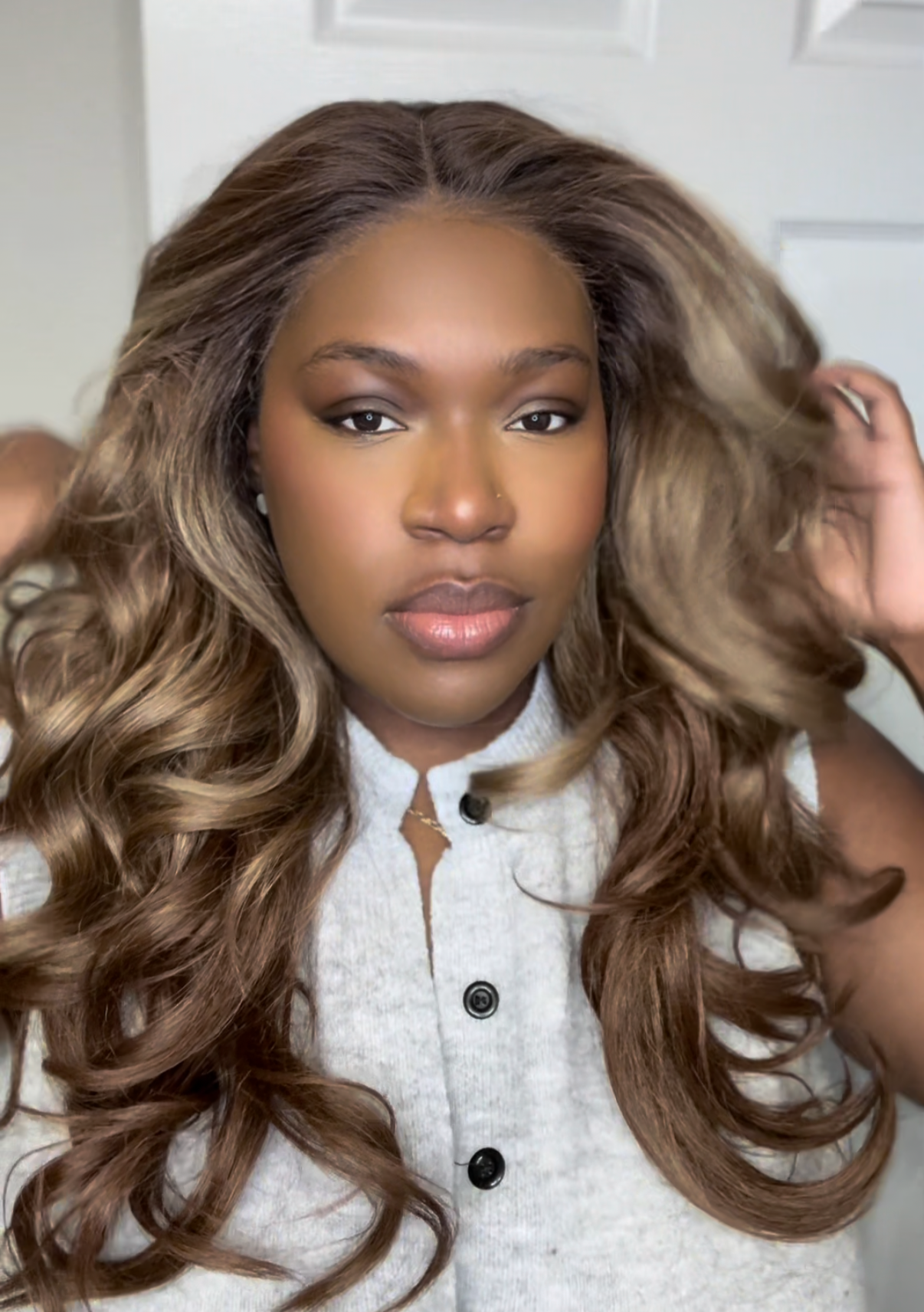 Amazon.com : Outre Lace Front Wig - Melted Hairline - Elara (DRFF4/COCOA VANILLA SWIRL) : Beauty & Personal Care thumbnail