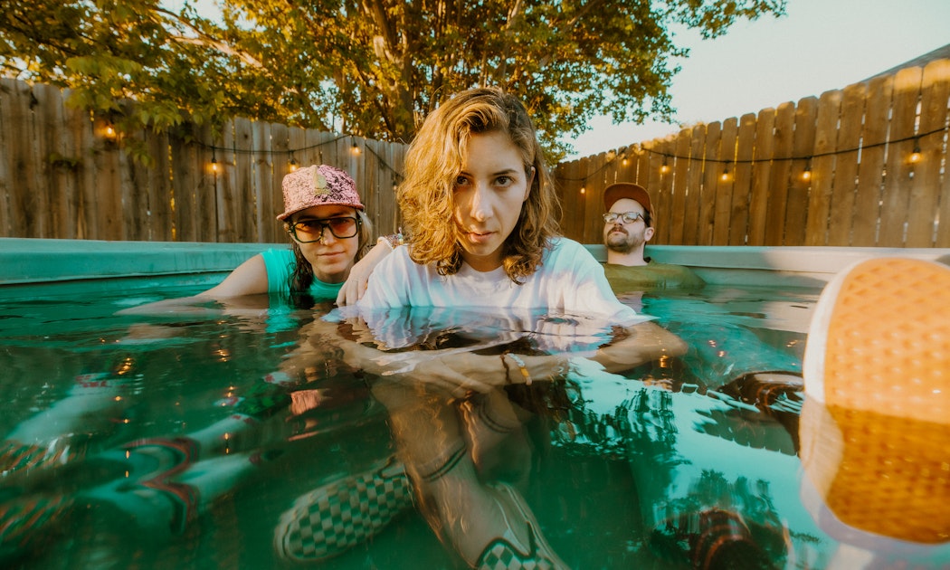 The Crocodile Presents: Weakened Friends, Hannah Duckworth | Jan 30 @ Sunset Tavern, Seattle thumbnail