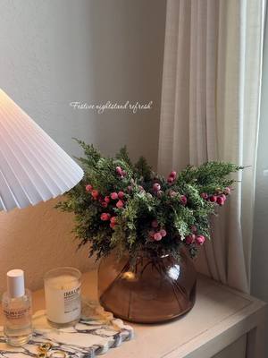 Changing out my faux hydrangeas for something more festive π₯° #christmasdecorations#christmas #nightstandstyling#christma