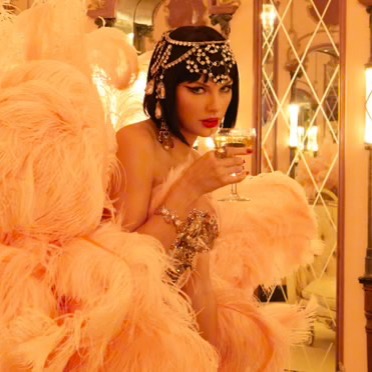 Taylor Swift Could Never Be a Showgirl thumbnail