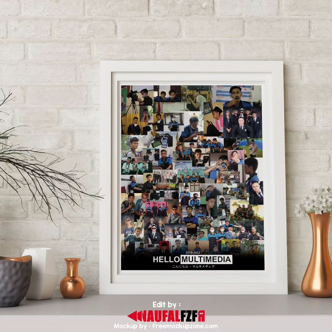 .
Kolase Foto Random.
.
Edit by : 
Me
.
Mockup by : 
freemockupzone.com
.
.
___________________________________
☑ Jangan