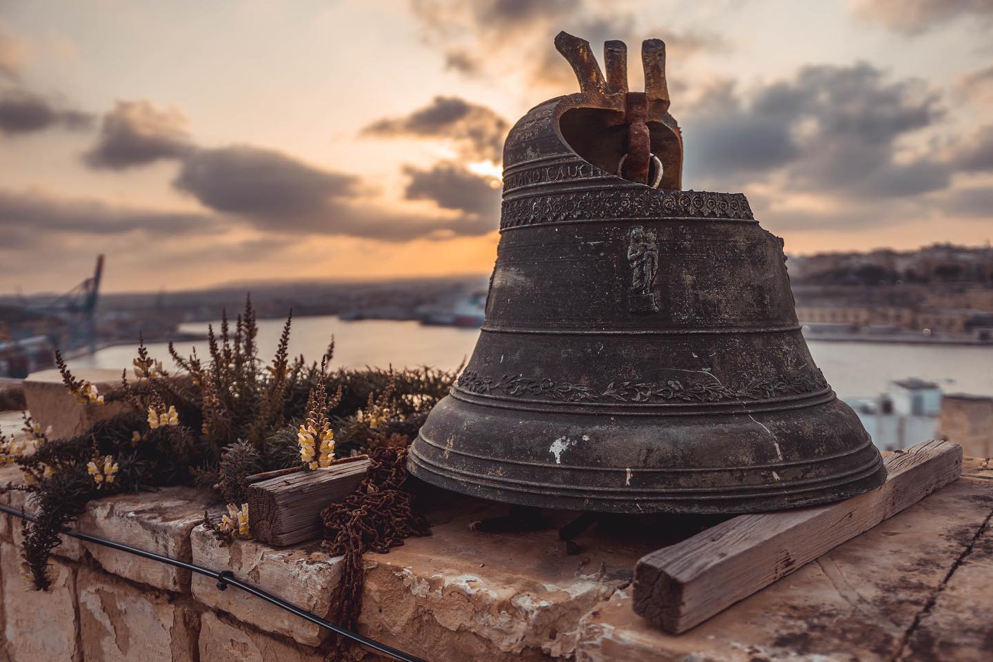 Something from the archives 🔔 
.
.
.
.
#photography #rustic #sony #sonya6400 #landscape #grunge #mirrorless #old #antiqu