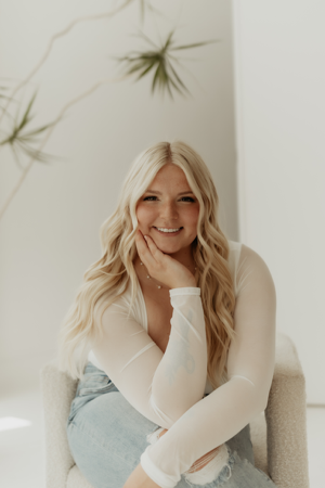 BOOK WITH CHALEE  thumbnail