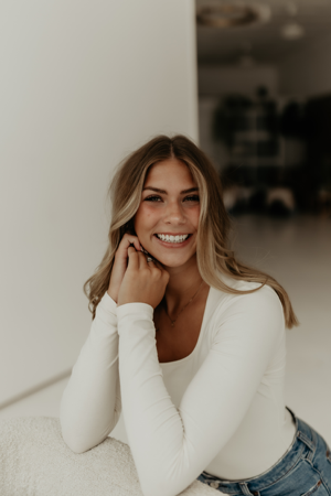 BOOK WITH CHLOE  thumbnail